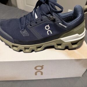 On Running Cloudwander Waterproof Trail Sneaker in Navy and Olive